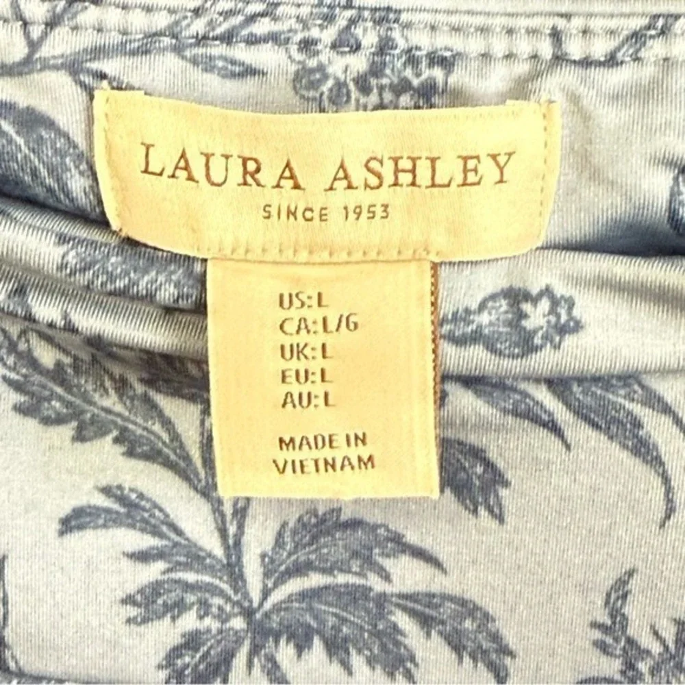 Laura Ashley Blue Floral‎ Pleated Skirt Shorts Women's Size L